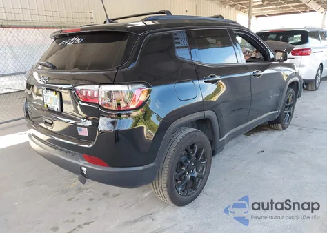 2024 Jeep Compass Latitude 4X4 из США, поврежденный, VIN 3C4NJDBN0RT130928